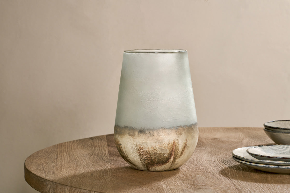 Nkuku Ngolo vaas van gerecycled glas – antiek rookgrijs