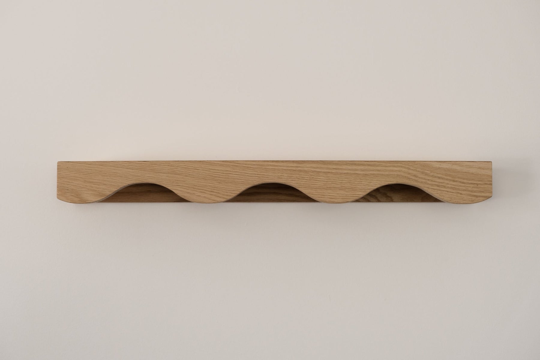 Wave legend shelf