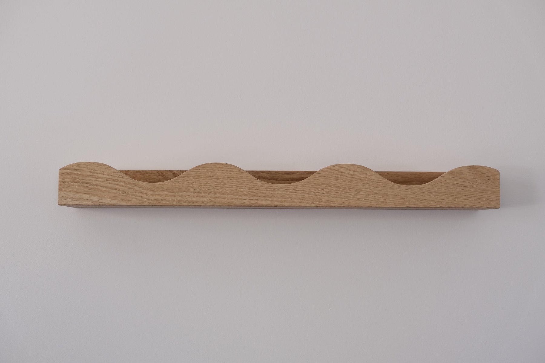 Wave legend shelf